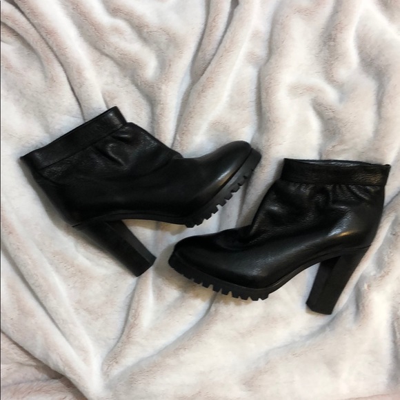 Chloe Shoes - ⭐️New Chloe Ankle Booties⭐️